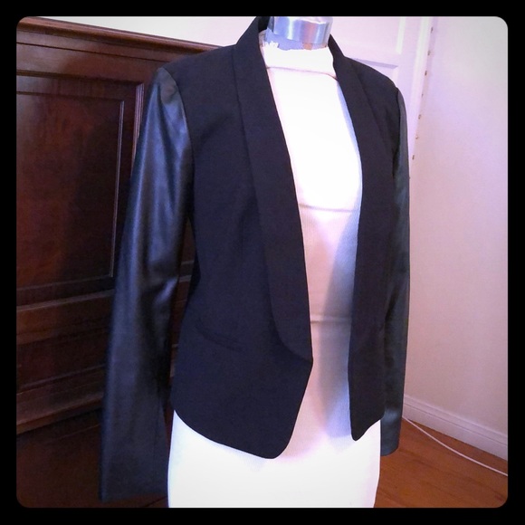 LOFT Jackets & Blazers - Beautiful Ann Taylor Loft Blazer Excellent Cond.